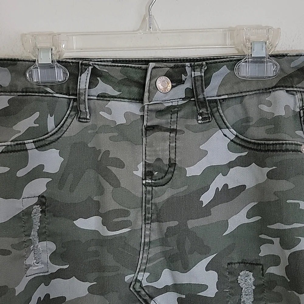 Justice Distressed Raw Edge Camo Skorts 10